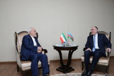 Elmar Məmmədyarovun iranlı həmkarı ilə görüşü başlayıb (FOTO)