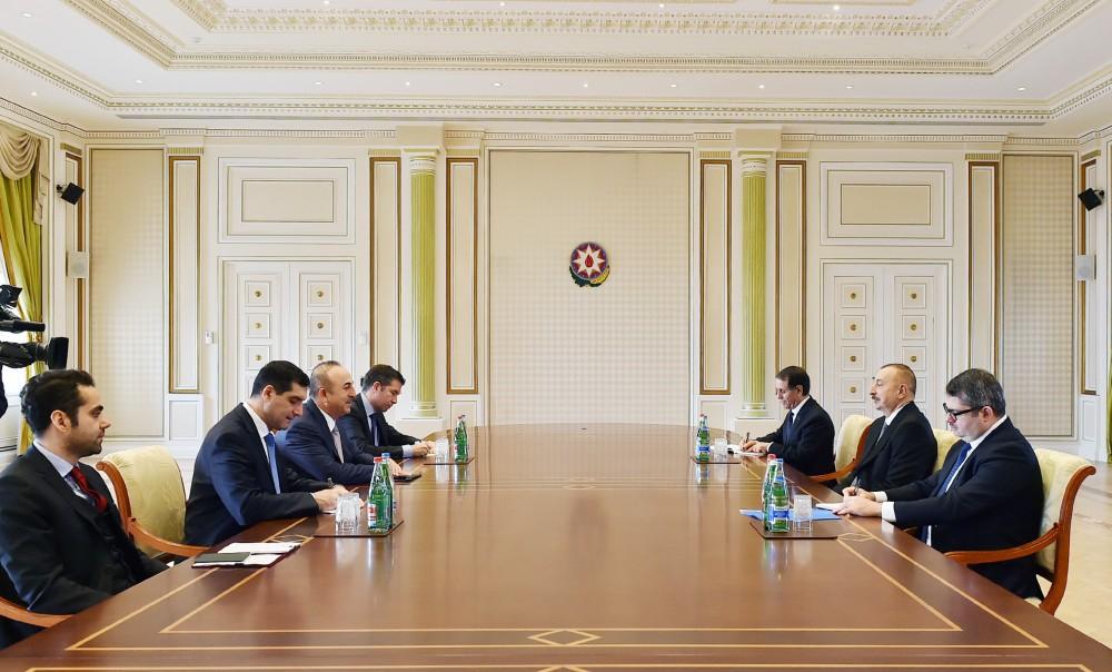 Prezident İlham Əliyev Türkiyənin xarici işlər nazirini qəbul edib (FOTO) (YENİLƏNİB)