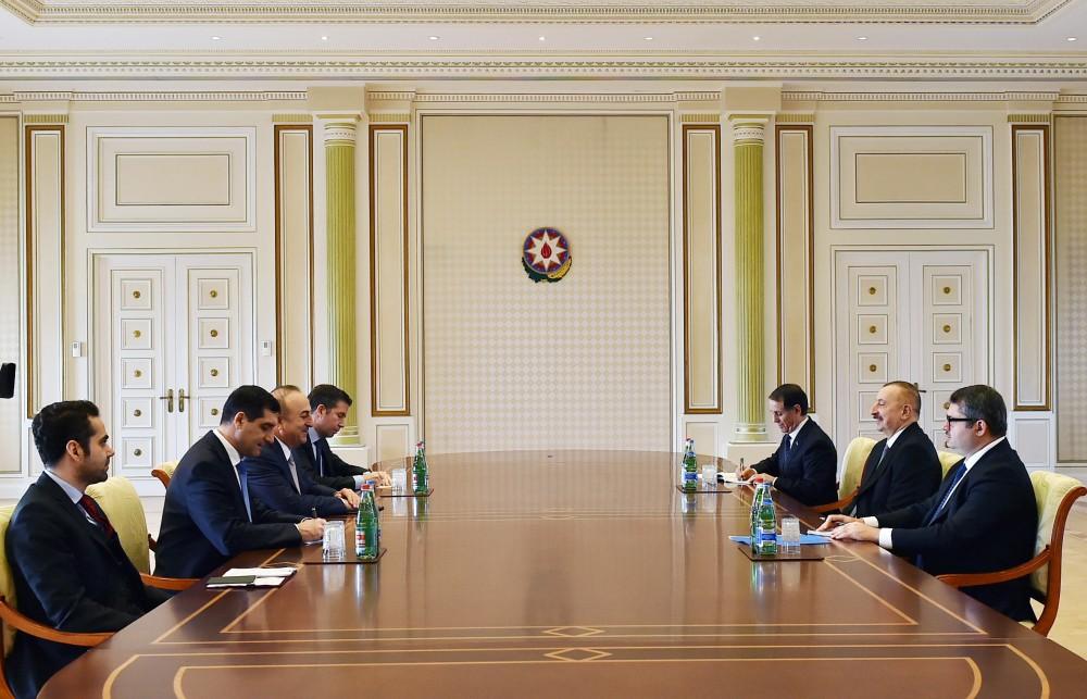Prezident İlham Əliyev Türkiyənin xarici işlər nazirini qəbul edib (FOTO) (YENİLƏNİB)