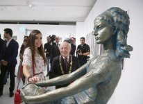 Heydər Əliyev Fondunun vitse-prezidenti Leyla Əliyeva Ömər Eldarovun fərdi sərgisinin açılışında iştirak edib (FOTO)