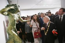 Heydər Əliyev Fondunun vitse-prezidenti Leyla Əliyeva Ömər Eldarovun fərdi sərgisinin açılışında iştirak edib (FOTO)