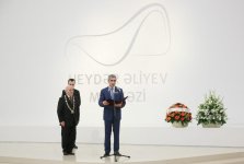 Heydər Əliyev Fondunun vitse-prezidenti Leyla Əliyeva Ömər Eldarovun fərdi sərgisinin açılışında iştirak edib (FOTO)
