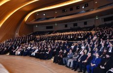Prezident İlham Əliyev “2017-İslam Həmrəyliyi İli: Dinlər və mədəniyyətlərarası dialoq” mövzusunda keçirilən beynəlxalq konfransda iştirak edib (YENİLƏNİB-3) (FOTO)