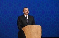 Prezident İlham Əliyev “2017-İslam Həmrəyliyi İli: Dinlər və mədəniyyətlərarası dialoq” mövzusunda keçirilən beynəlxalq konfransda iştirak edib (YENİLƏNİB-3) (FOTO)