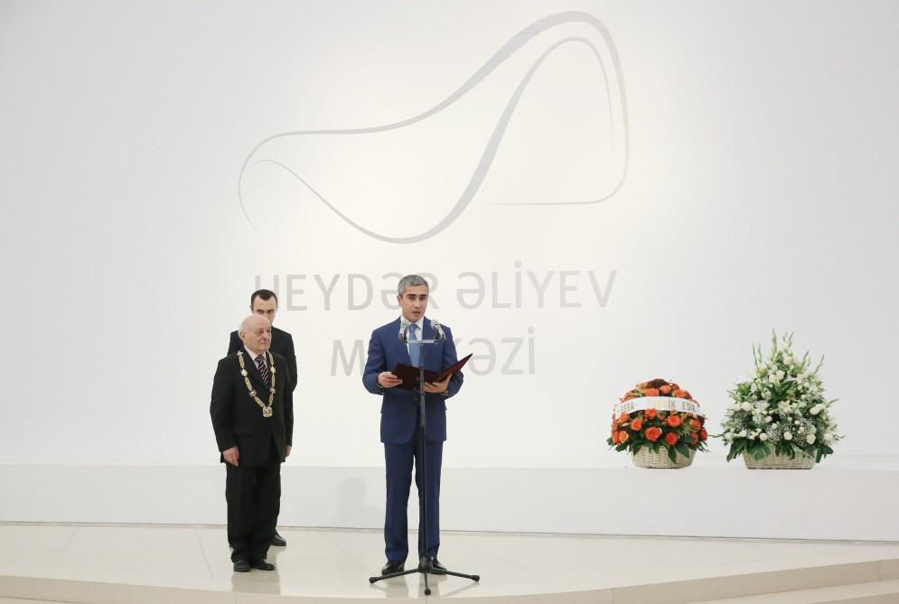 Heydər Əliyev Fondunun vitse-prezidenti Leyla Əliyeva Ömər Eldarovun fərdi sərgisinin açılışında iştirak edib (FOTO)
