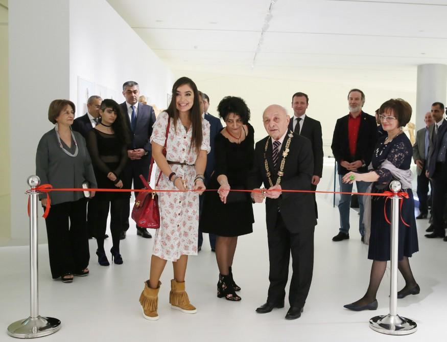 Heydər Əliyev Fondunun vitse-prezidenti Leyla Əliyeva Ömər Eldarovun fərdi sərgisinin açılışında iştirak edib (FOTO)