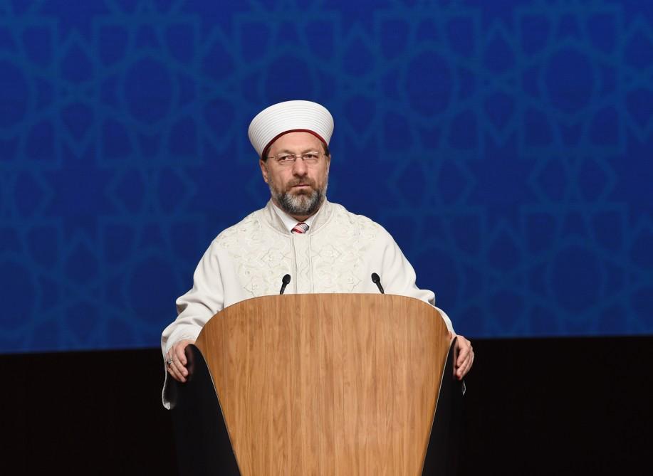 Prezident İlham Əliyev “2017-İslam Həmrəyliyi İli: Dinlər və mədəniyyətlərarası dialoq” mövzusunda keçirilən beynəlxalq konfransda iştirak edib (YENİLƏNİB-3) (FOTO)