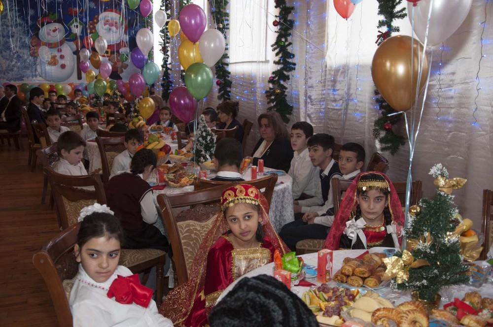 Heydər Əliyev Fondu sağlamlıq imkanları məhdud uşaqlar üçün bayram tədbiri təşkil edib (FOTO)