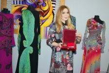 Fəxriyyə Xələfovaya "Azərbaycanın qüruru" ordeni verildi (FOTO)