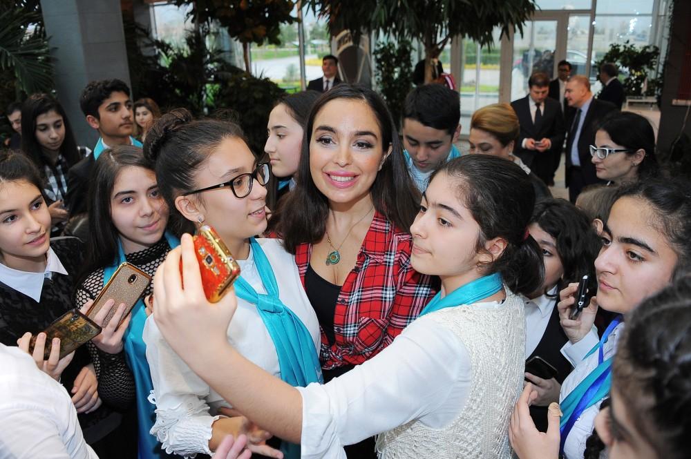 Leyla Əliyeva xüsusi qayğıya ehtiyacı olan uşaqlar üçün keçirilən şənlikdə iştirak edib (FOTO)