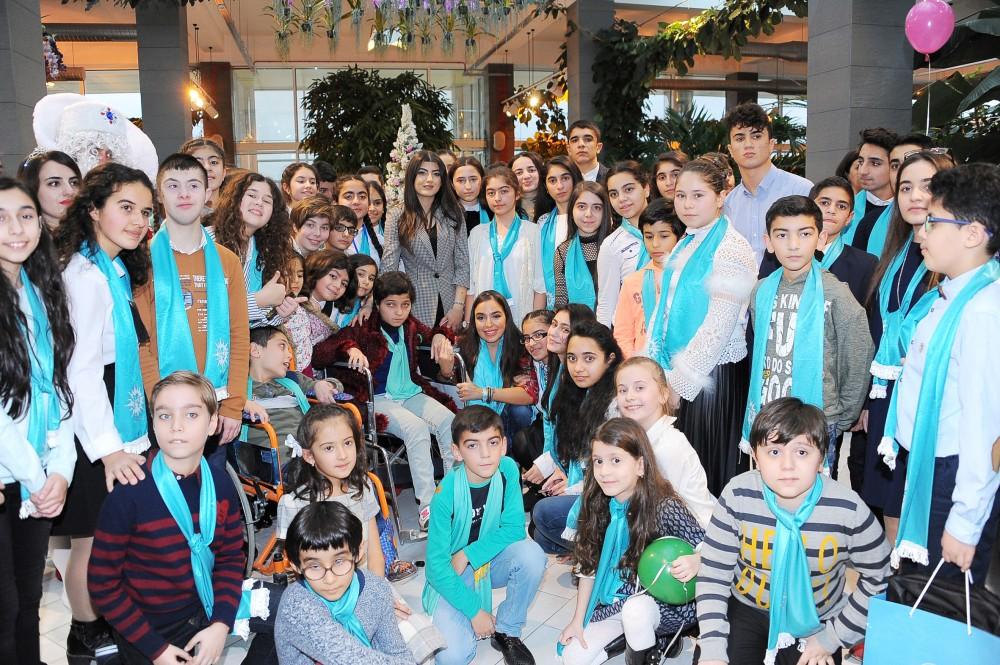 Leyla Əliyeva xüsusi qayğıya ehtiyacı olan uşaqlar üçün keçirilən şənlikdə iştirak edib (FOTO)