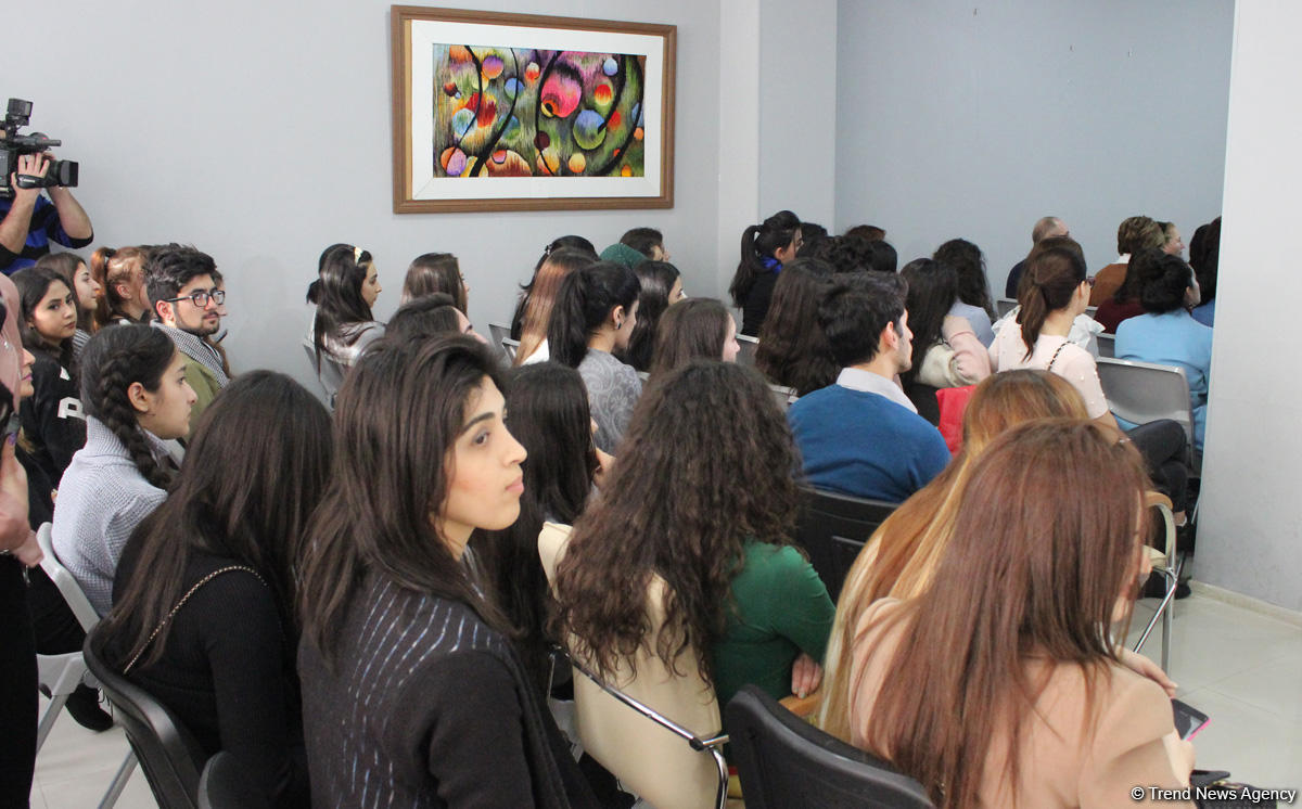 Fəxriyyə Xələfovaya "Azərbaycanın qüruru" ordeni verildi (FOTO)