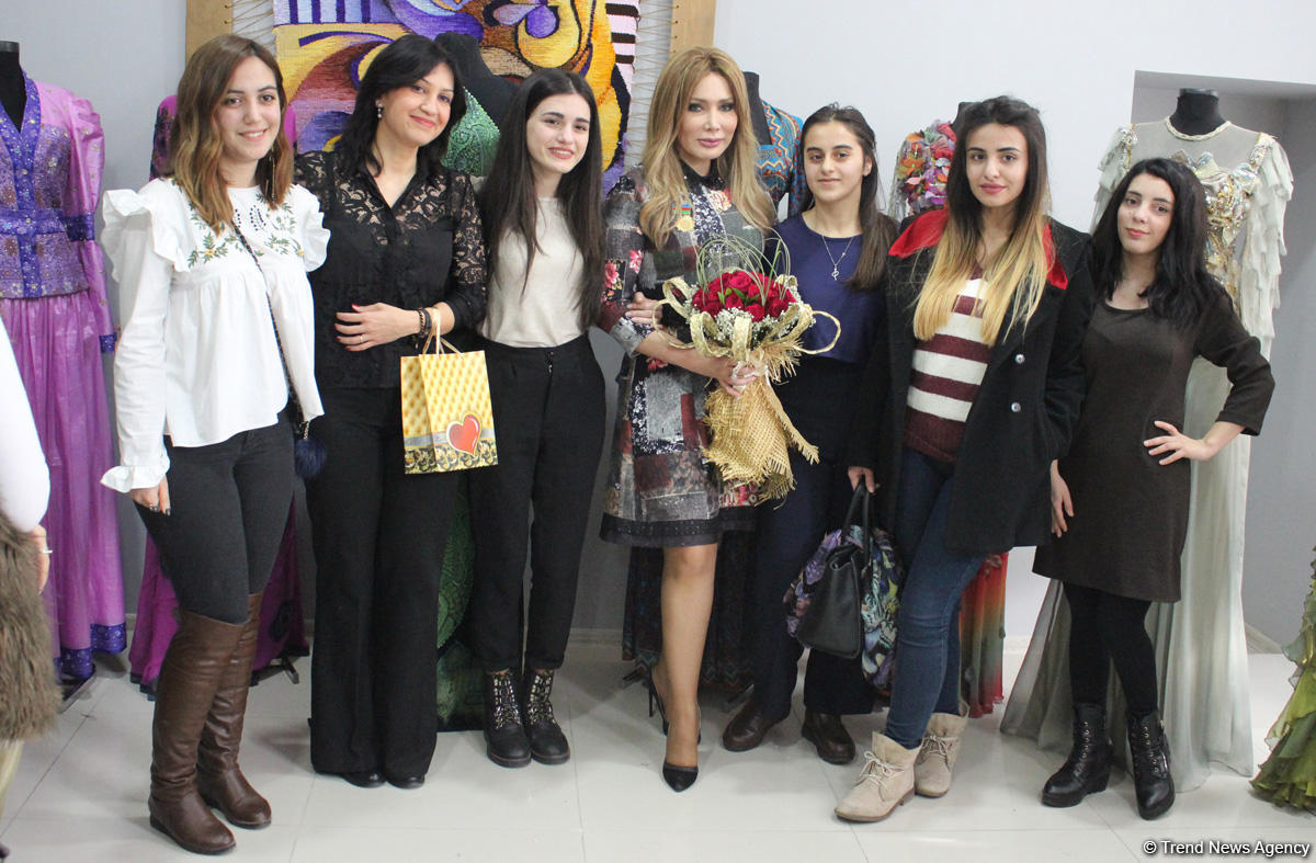 Fəxriyyə Xələfovaya "Azərbaycanın qüruru" ordeni verildi (FOTO)