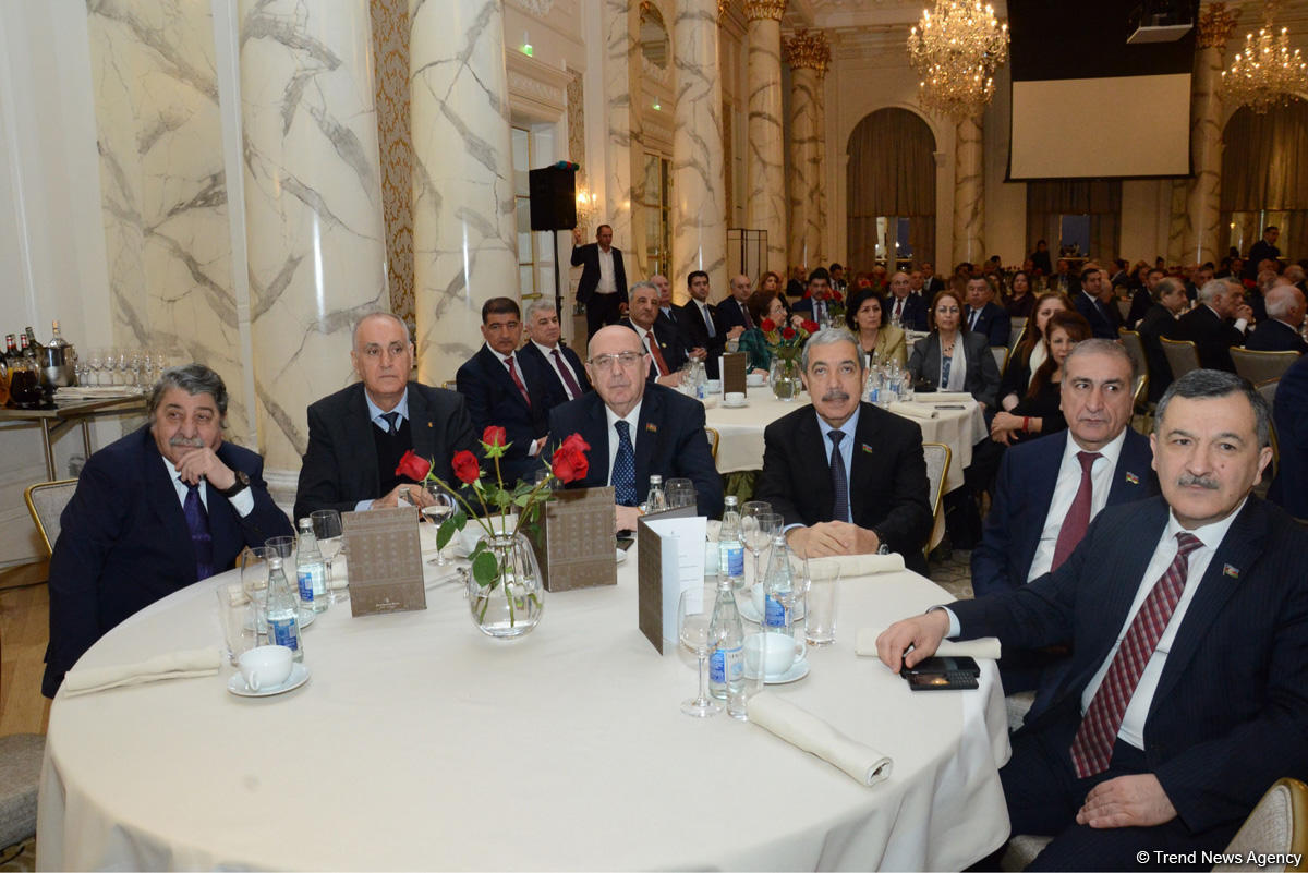 Bakıda "Şərqlə Qərbin qovşağında yeni enerji və kommunikasiya imkanları" adlı konfrans keçirilib (FOTO)