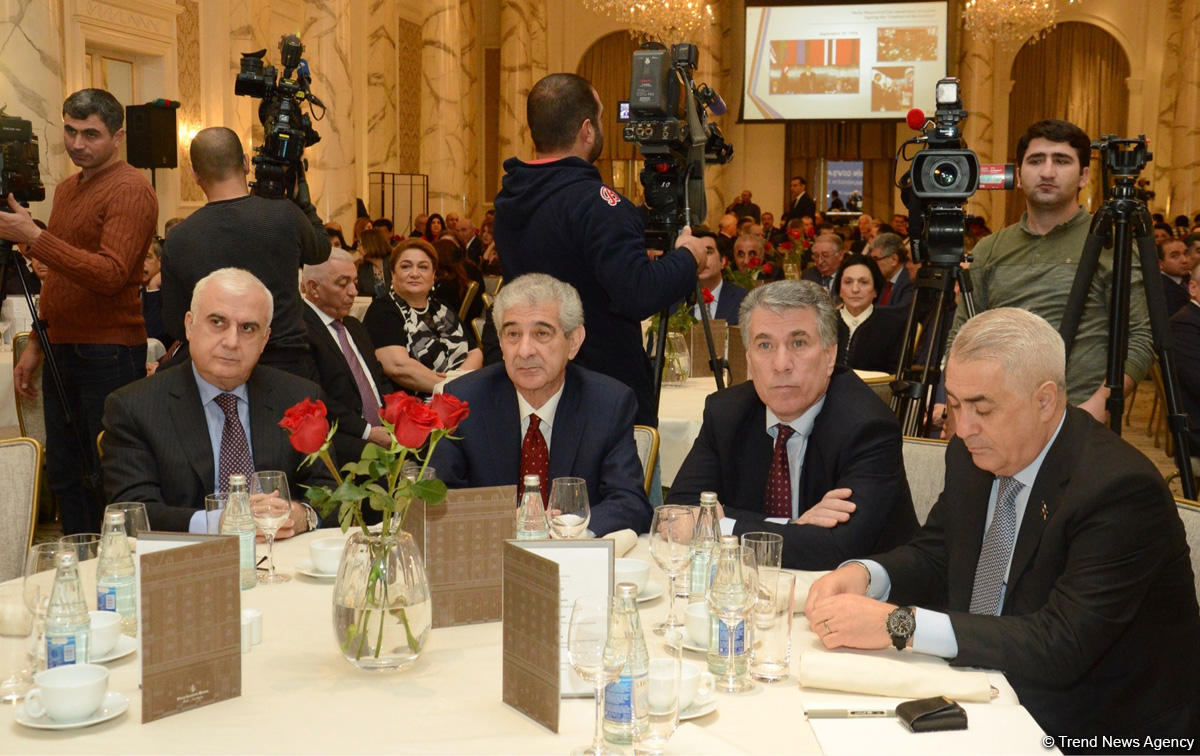 Bakıda "Şərqlə Qərbin qovşağında yeni enerji və kommunikasiya imkanları" adlı konfrans keçirilib (FOTO)