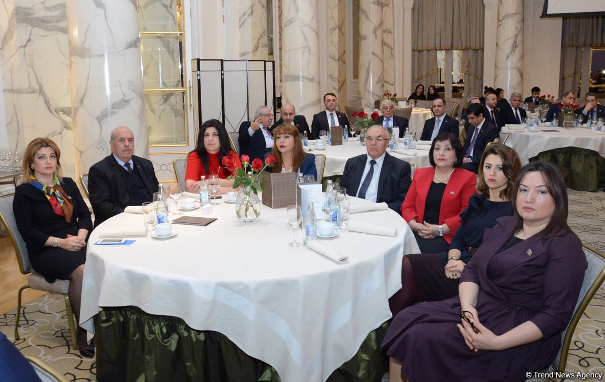 Bakıda "Şərqlə Qərbin qovşağında yeni enerji və kommunikasiya imkanları" adlı konfrans keçirilib (FOTO)