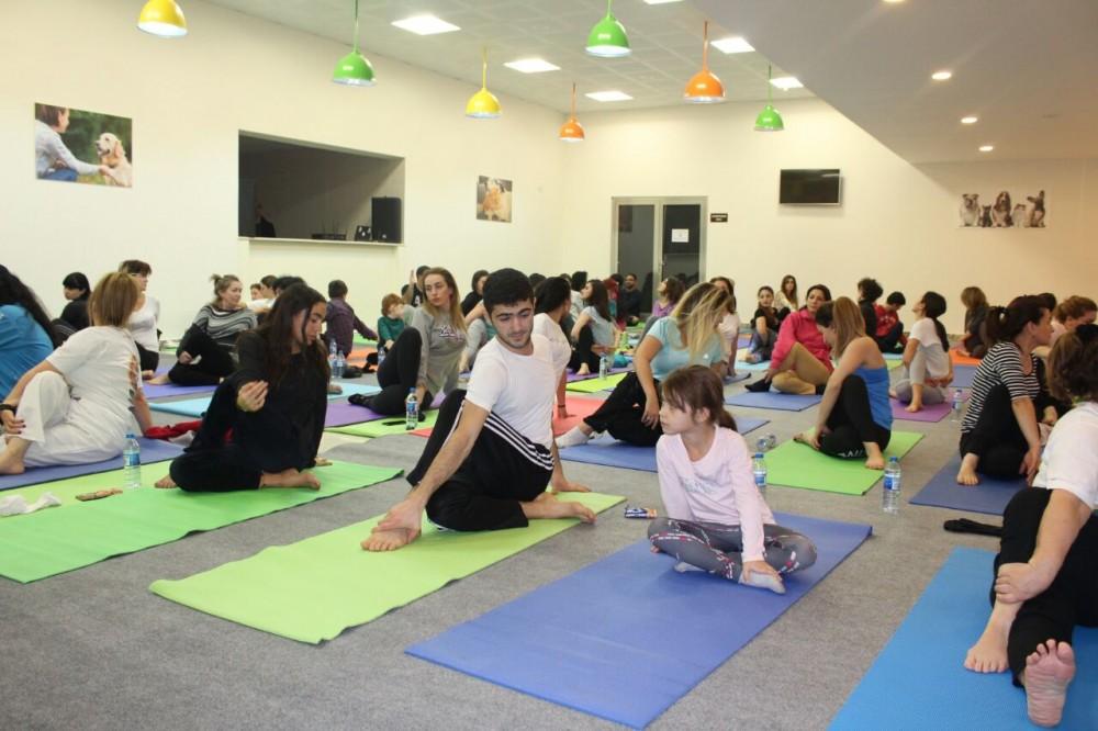 Heydər Əliyev Fondunun vitse-prezidenti Leyla Əliyeva yoqa üzrə ustad dərsində iştirak edib (FOTO)