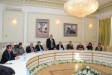 Yunus Oğuzun yeni nəşr olunan “Atabəy Eldəniz” tarixi romanının təqdimatı olub (FOTO)