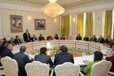 Yunus Oğuzun yeni nəşr olunan “Atabəy Eldəniz” tarixi romanının təqdimatı olub (FOTO)