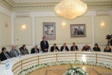Yunus Oğuzun yeni nəşr olunan “Atabəy Eldəniz” tarixi romanının təqdimatı olub (FOTO)