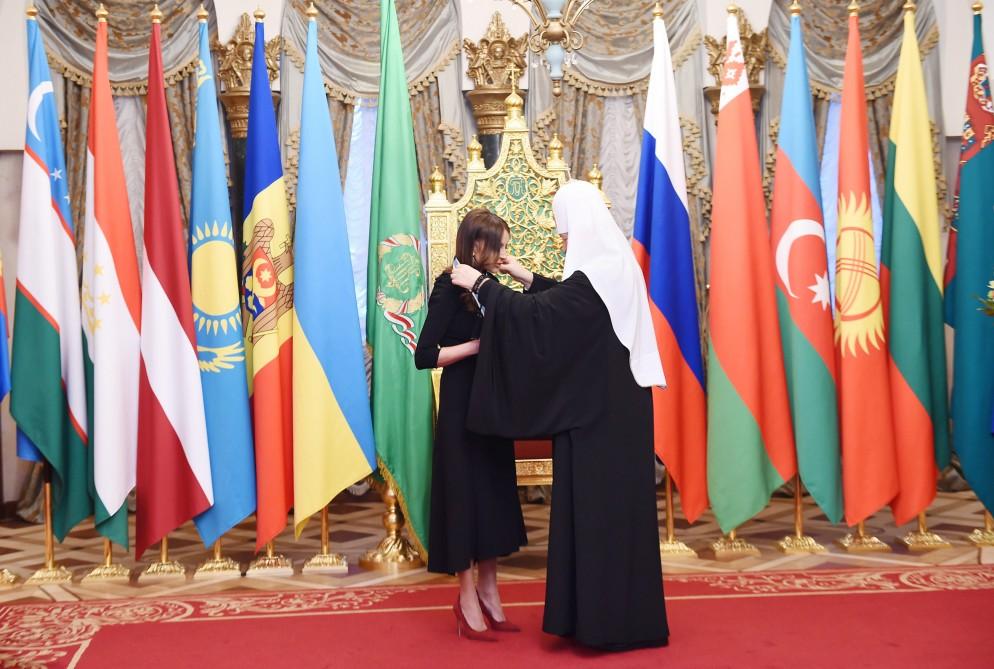 Azərbaycanın Birinci vitse-prezidenti Mehriban Əliyevaya Moskvada Müqəddəs Mələksima Knyaginya Olqa ordeni təqdim edilib (FOTO)