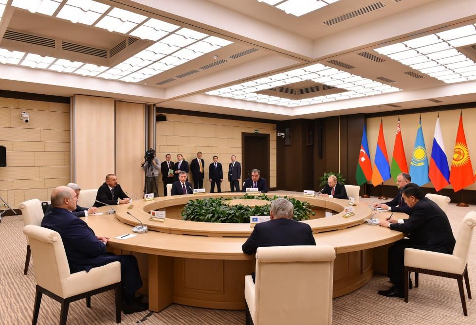 Prezident İlham Əliyev Moskvada MDB dövlət başçılarının qeyri-rəsmi görüşündə iştirak edib (YENİLƏNİB) (FOTO)