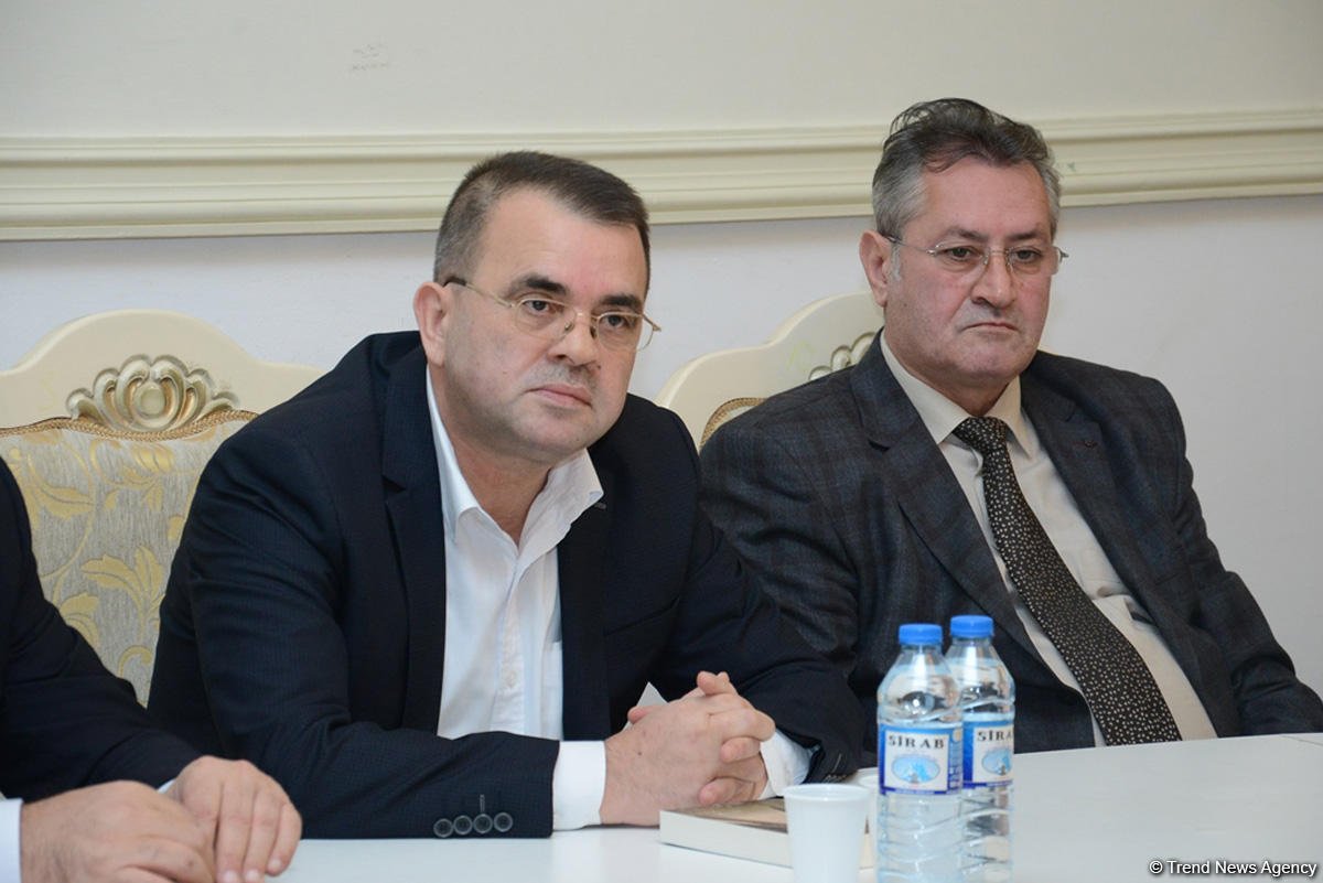Yunus Oğuzun yeni nəşr olunan “Atabəy Eldəniz” tarixi romanının təqdimatı olub (FOTO)