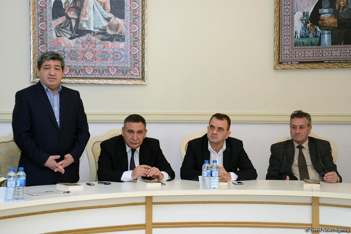 Yunus Oğuzun yeni nəşr olunan “Atabəy Eldəniz” tarixi romanının təqdimatı olub (FOTO)