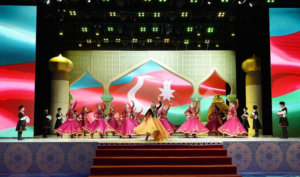 Birinci vitse-prezident Mehriban Əliyeva: 2017-ci il bütün Azərbaycan xalqı üçün uğurlu oldu (FOTO)