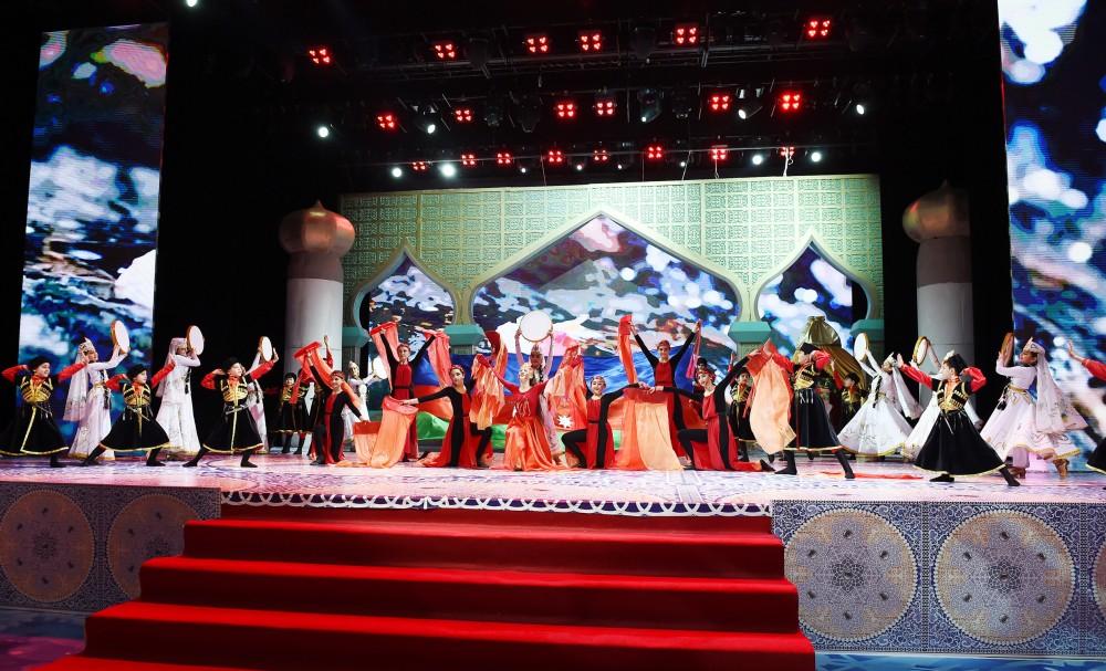 Birinci vitse-prezident Mehriban Əliyeva: 2017-ci il bütün Azərbaycan xalqı üçün uğurlu oldu (FOTO)