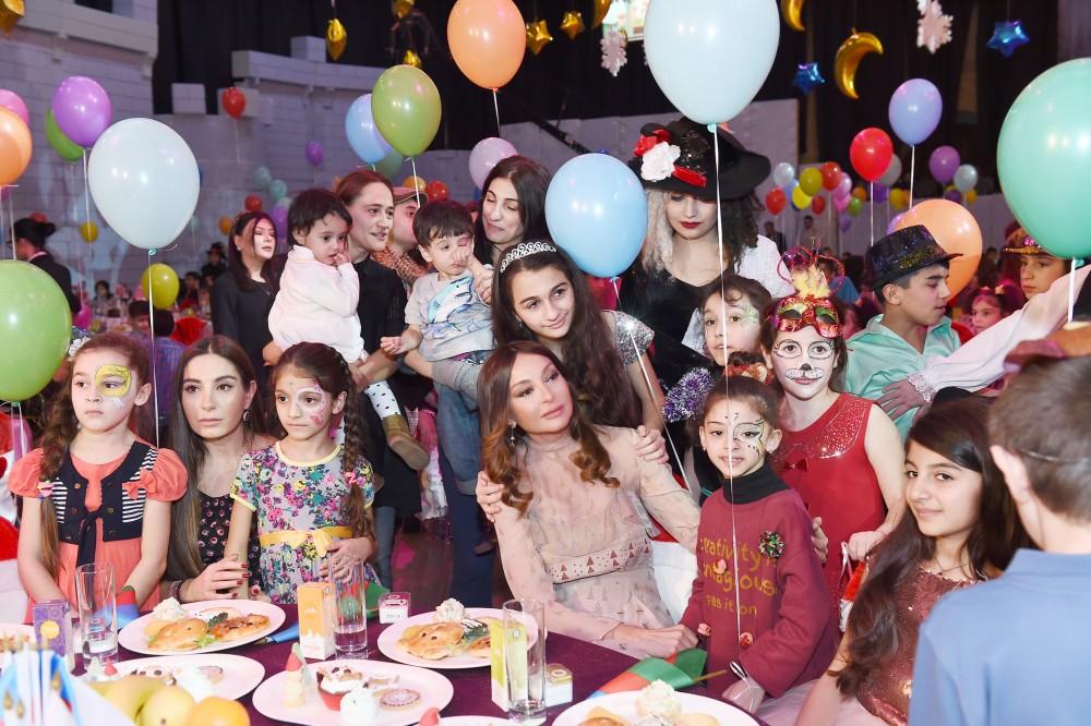 Birinci vitse-prezident Mehriban Əliyeva: 2017-ci il bütün Azərbaycan xalqı üçün uğurlu oldu (FOTO)