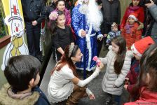 Bakı metrosunda Yeni il şənliyinə start verildi (FOTO/VİDEO)