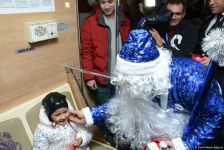 Bakı metrosunda Yeni il şənliyinə start verildi (FOTO/VİDEO)