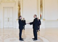 Azərbaycan Prezidenti bir sıra ölkələrin yeni səfirlərinin etimadnamələrini qəbul edib (FOTO) (YENİLƏNİB)