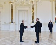 Azərbaycan Prezidenti bir sıra ölkələrin yeni səfirlərinin etimadnamələrini qəbul edib (FOTO) (YENİLƏNİB)