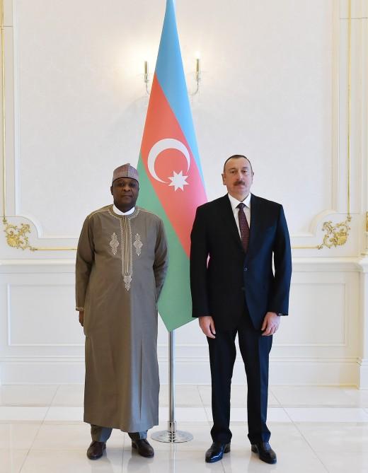 Azərbaycan Prezidenti bir sıra ölkələrin yeni səfirlərinin etimadnamələrini qəbul edib (FOTO) (YENİLƏNİB)