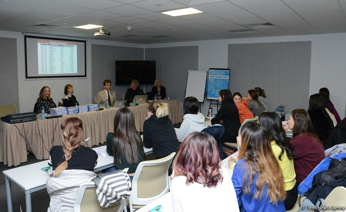 Bakıda FIG-nin bədii gimnastika üzrə üçüncü dərəcəli məşqçi kursları keçirilir (FOTO)