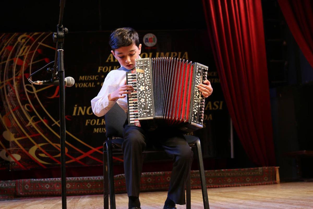 Mahnı Teatrında incəsənət müsabiqəsi keçiriləcək (FOTO)