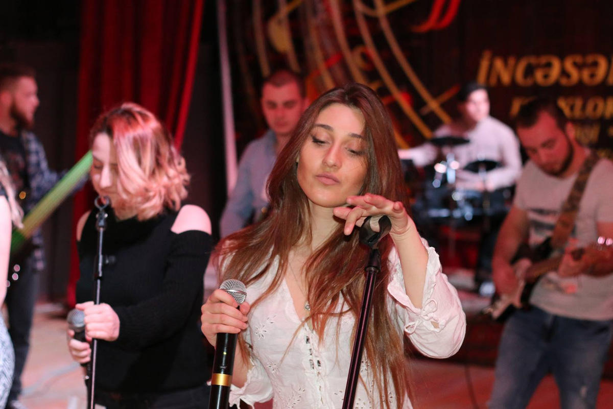 Mahnı Teatrında incəsənət müsabiqəsi keçiriləcək (FOTO)