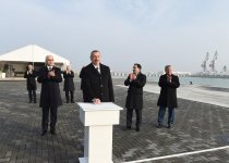 Prezident İlham Əliyev Bakı Beynəlxalq Dəniz Ticarət Limanı kompleksində RO-RO terminalının açılışında iştirak edib (FOTO) (YENİLƏNİB)
