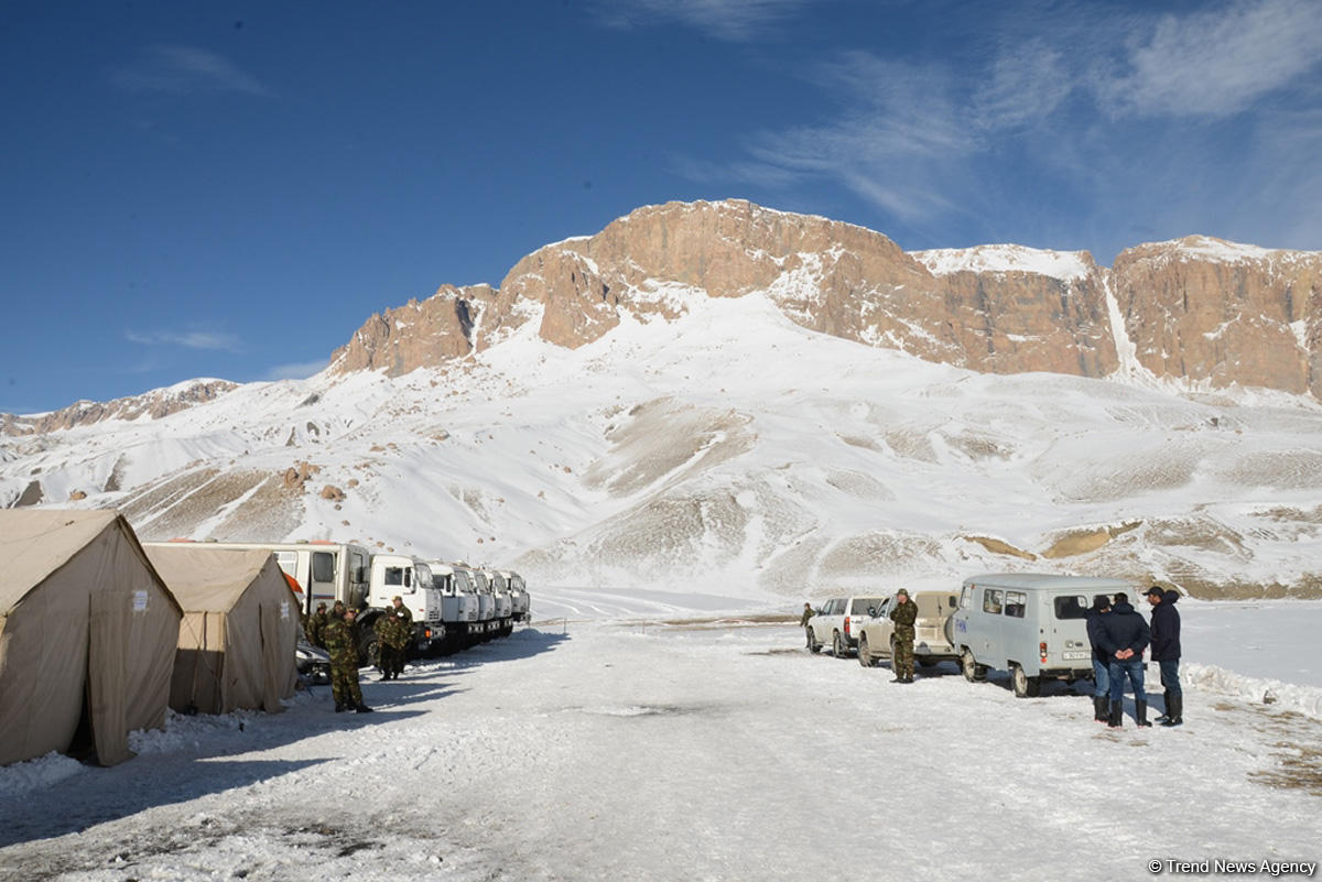 Qubada alpinistlərin axtarışı üzrə əməliyyat tədbirlərini əks etdirən - FOTO/VİDEO