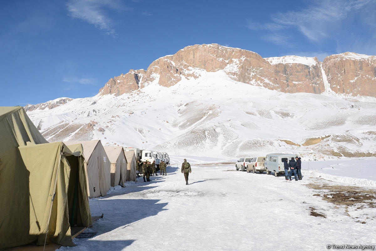 Qubada alpinistlərin axtarışı üzrə əməliyyat tədbirlərini əks etdirən - FOTO/VİDEO