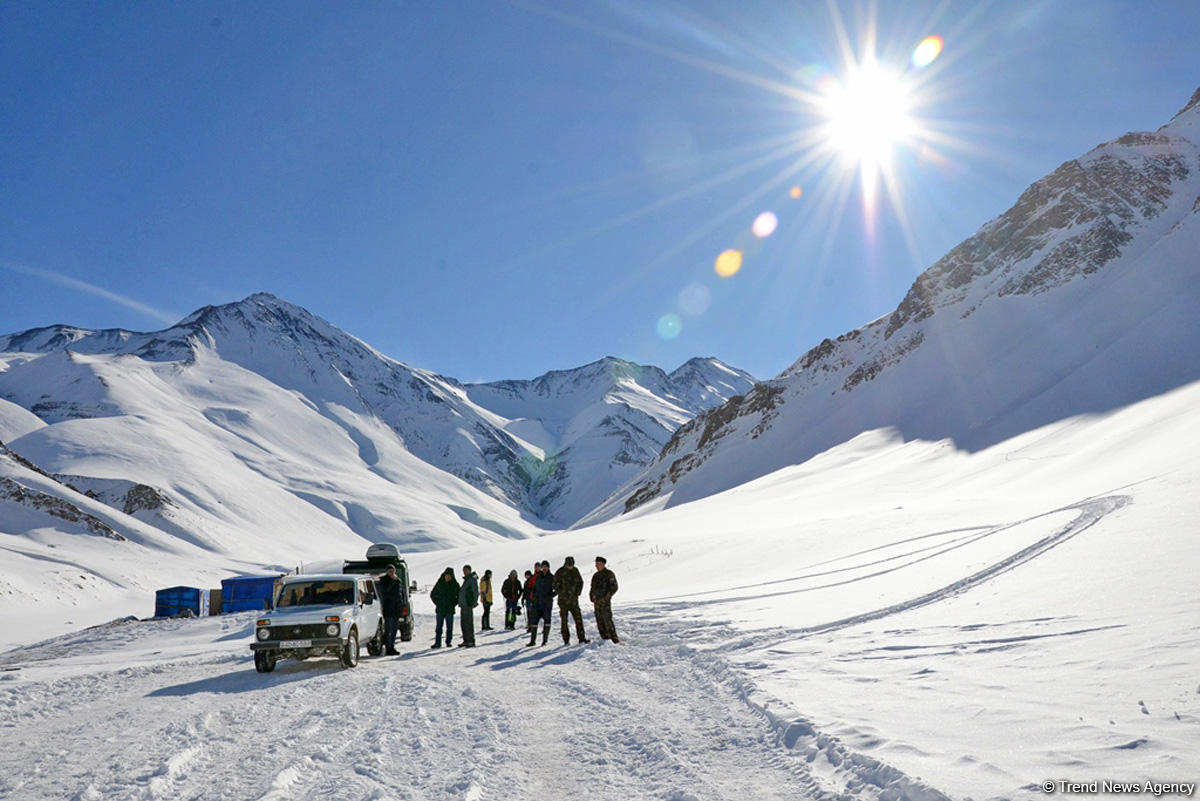 Qubada alpinistlərin axtarışı üzrə əməliyyat tədbirlərini əks etdirən - FOTO/VİDEO