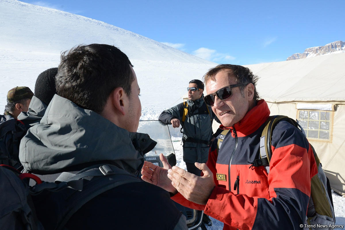 Qubada alpinistlərin axtarışı üzrə əməliyyat tədbirlərini əks etdirən - FOTO/VİDEO