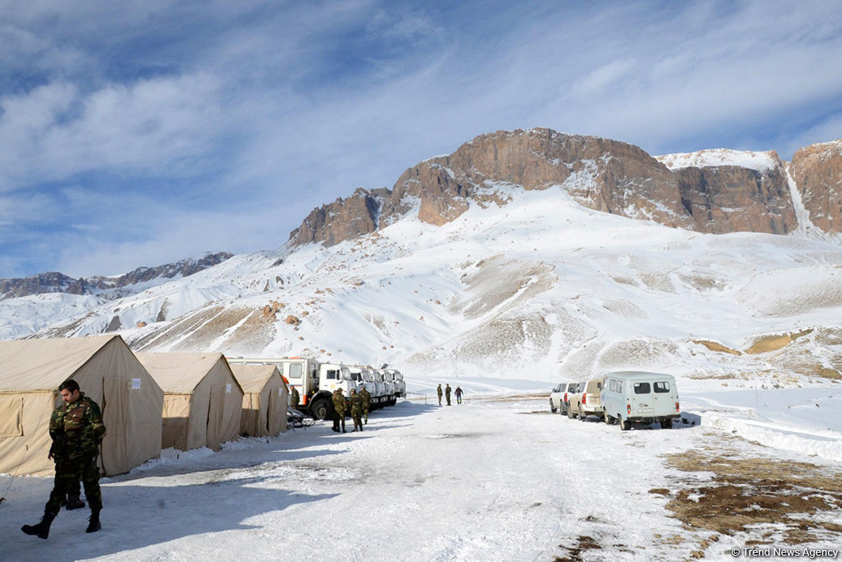 Qubada alpinistlərin axtarışı üzrə əməliyyat tədbirlərini əks etdirən - FOTO/VİDEO