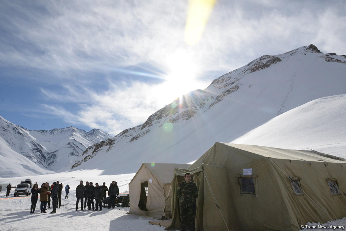 Qubada alpinistlərin axtarışı üzrə əməliyyat tədbirlərini əks etdirən - FOTO/VİDEO