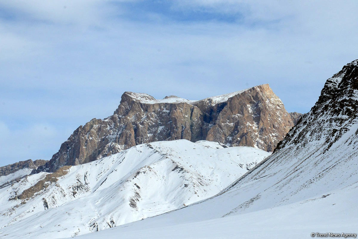 Qubada alpinistlərin axtarışı üzrə əməliyyat tədbirlərini əks etdirən - FOTO/VİDEO