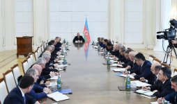 Prezident İlham Əliyevin sədrliyi ilə Nazirlər Kabinetinin iclası keçirilib (FOTO) (YENİLƏNİB)