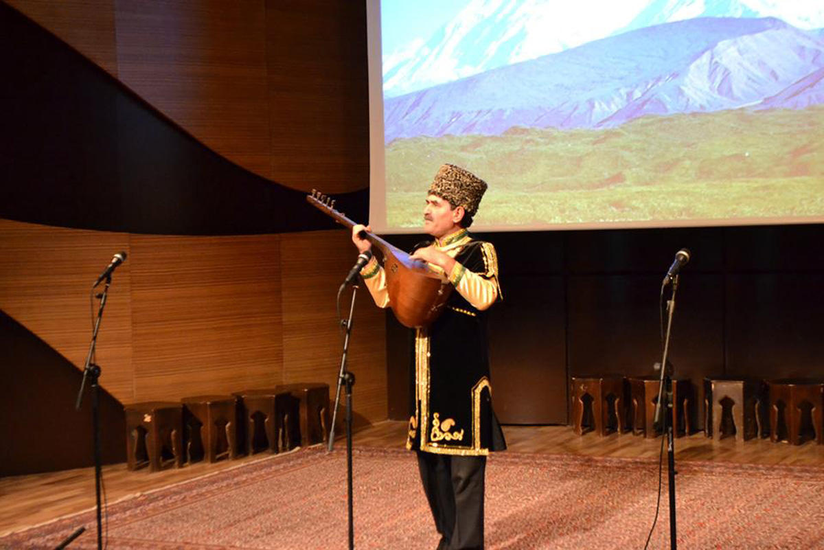 Beynəlxalq Muğam Mərkəzi yeni layihəsini təqdim edib (FOTO)