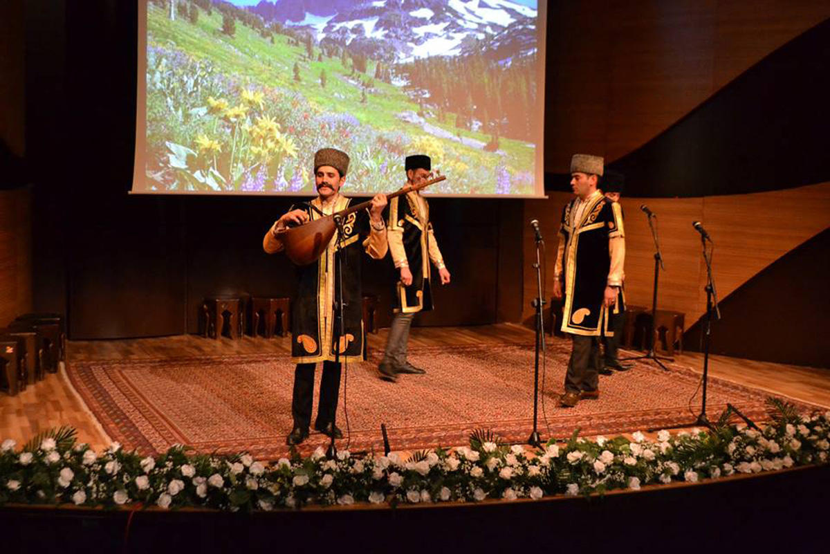 Beynəlxalq Muğam Mərkəzi yeni layihəsini təqdim edib (FOTO)